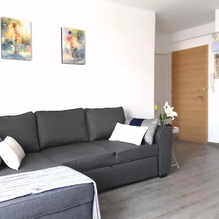 Daire Beachfront Modern And Spacious