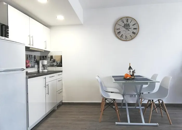 Beachfront Modern And Spacious Torrevieja